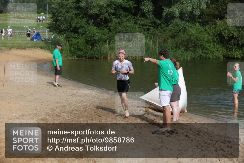 21.06.2026 - 29. Vierlanden-Triathlon Andreas Tolksdorf http://msf.ph/oto/9858786 21.06.2026 09:04:12 Schwimmen 244 meine-sportfotos.de