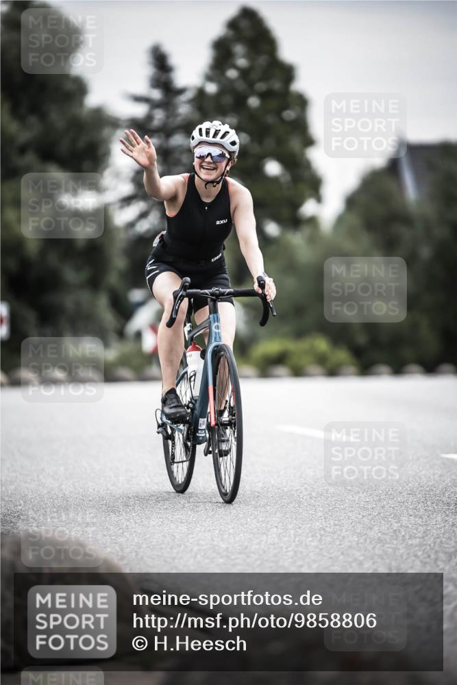 21.06.2026 - 29. Vierlanden-Triathlon H.Heesch http://msf.ph/oto/9858806 21.06.2026 10:31:15 Radfahren 229, 265, 280, 352, 498, 612 meine-sportfotos.de