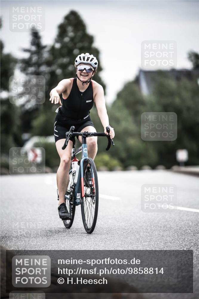 21.06.2026 - 29. Vierlanden-Triathlon H.Heesch http://msf.ph/oto/9858814 21.06.2026 10:31:15 Radfahren 229, 265, 280, 352, 498, 612 meine-sportfotos.de