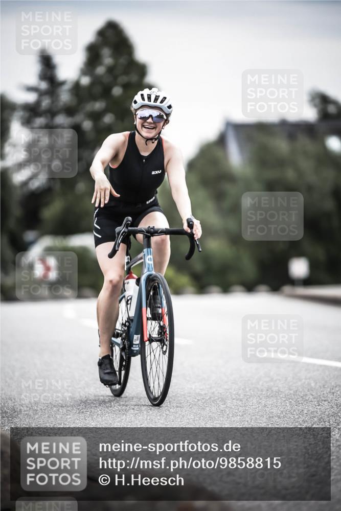 21.06.2026 - 29. Vierlanden-Triathlon H.Heesch http://msf.ph/oto/9858815 21.06.2026 10:31:15 Radfahren 229, 265, 280, 352, 498, 612 meine-sportfotos.de