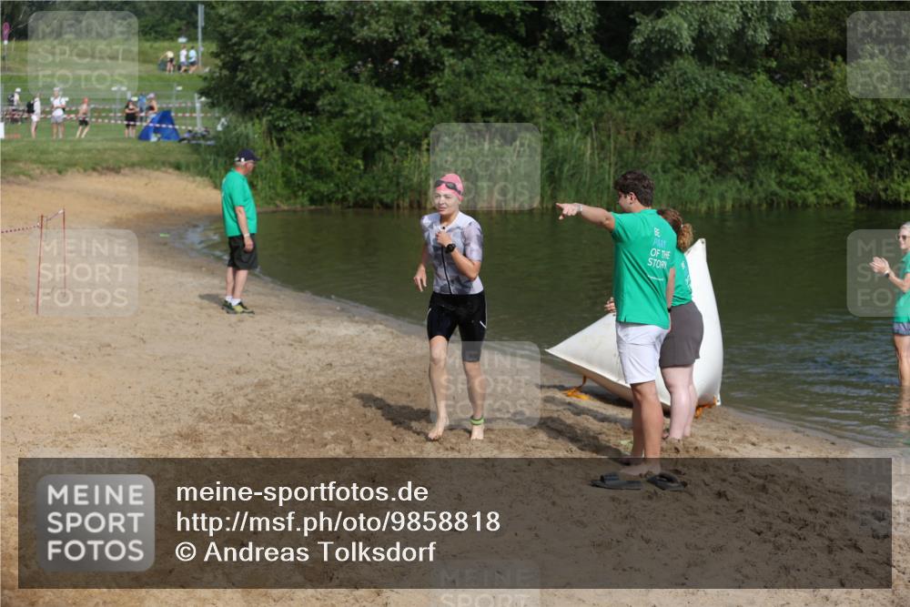 21.06.2026 - 29. Vierlanden-Triathlon Andreas Tolksdorf http://msf.ph/oto/9858818 21.06.2026 09:04:13 Schwimmen 244 meine-sportfotos.de