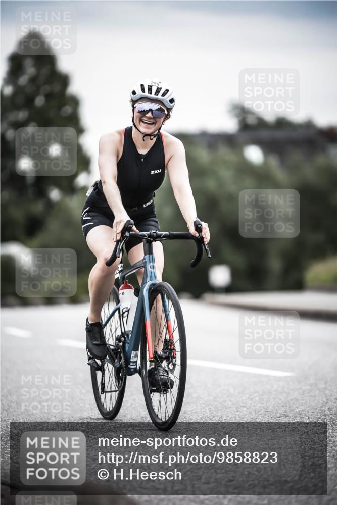 21.06.2026 - 29. Vierlanden-Triathlon H.Heesch http://msf.ph/oto/9858823 21.06.2026 10:31:15 Radfahren 229, 265, 280, 352, 498, 612 meine-sportfotos.de