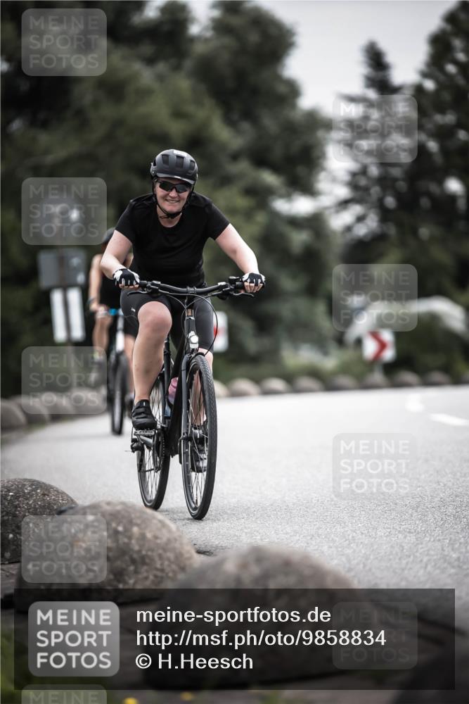 21.06.2026 - 29. Vierlanden-Triathlon H.Heesch http://msf.ph/oto/9858834 21.06.2026 10:31:17 Radfahren 229, 265, 280, 498, 612 meine-sportfotos.de