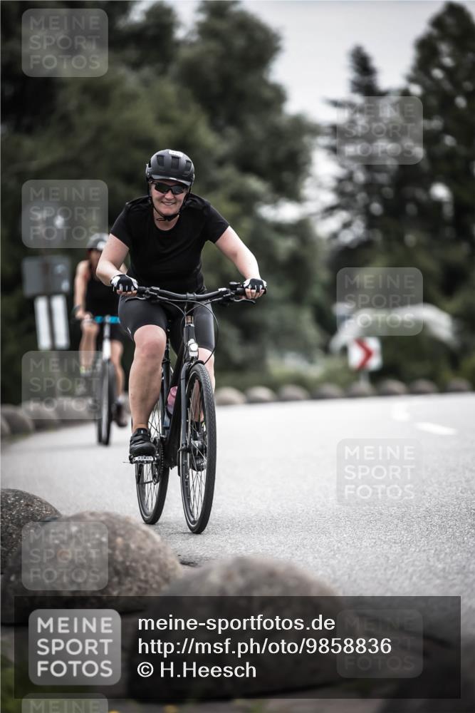 21.06.2026 - 29. Vierlanden-Triathlon H.Heesch http://msf.ph/oto/9858836 21.06.2026 10:31:17 Radfahren 229, 265, 280, 498, 612 meine-sportfotos.de