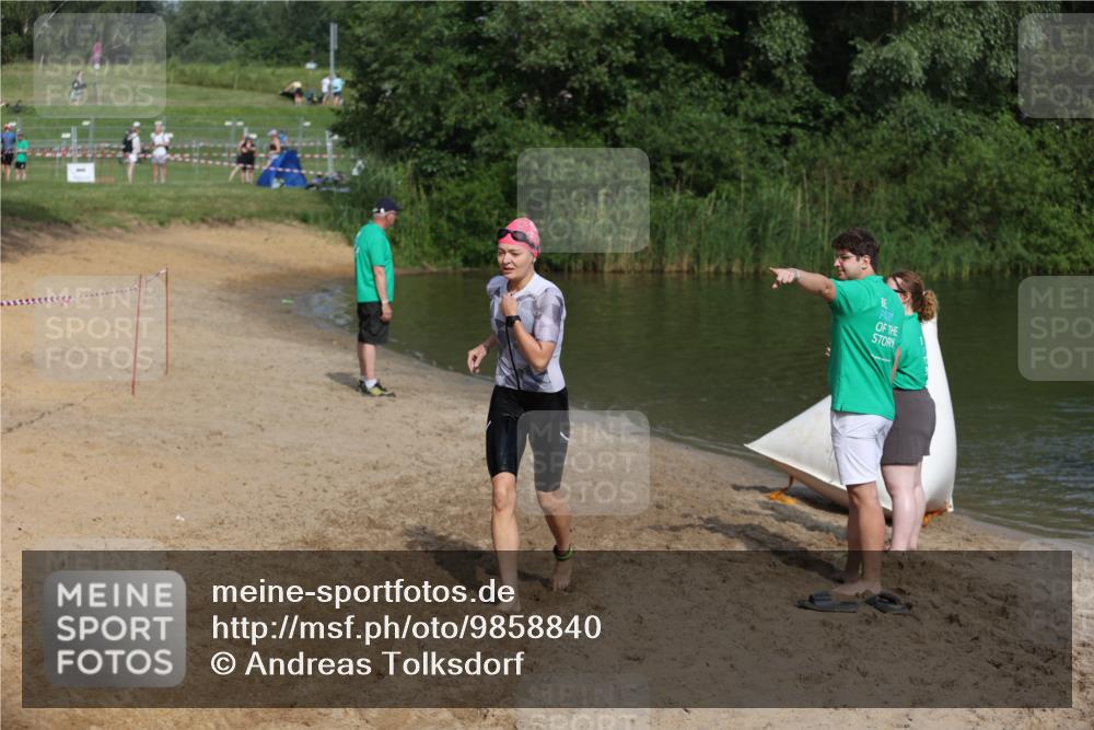 21.06.2026 - 29. Vierlanden-Triathlon Andreas Tolksdorf http://msf.ph/oto/9858840 21.06.2026 09:04:14 Schwimmen 244 meine-sportfotos.de