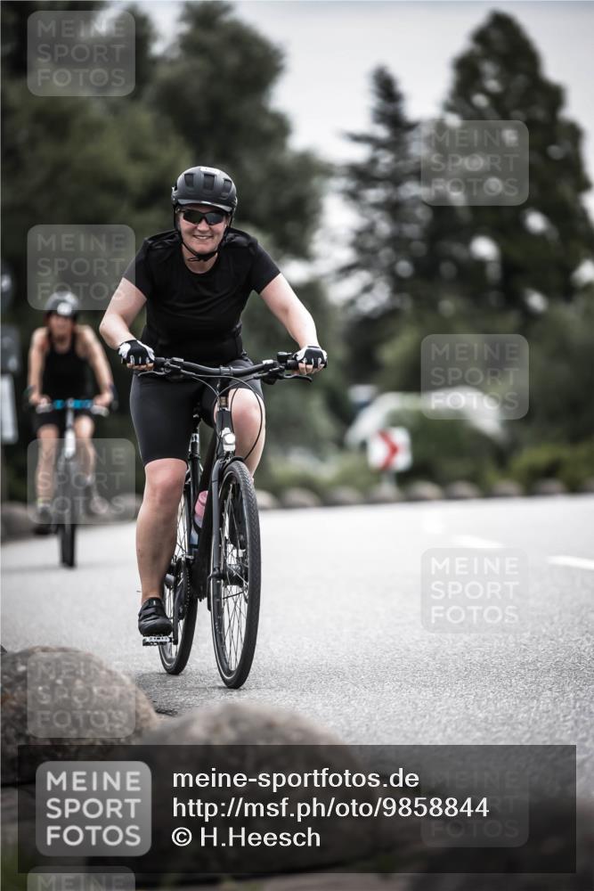 21.06.2026 - 29. Vierlanden-Triathlon H.Heesch http://msf.ph/oto/9858844 21.06.2026 10:31:17 Radfahren 229, 265, 280, 498, 612 meine-sportfotos.de