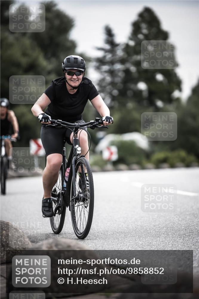 21.06.2026 - 29. Vierlanden-Triathlon H.Heesch http://msf.ph/oto/9858852 21.06.2026 10:31:17 Radfahren 229, 265, 280, 498, 612 meine-sportfotos.de