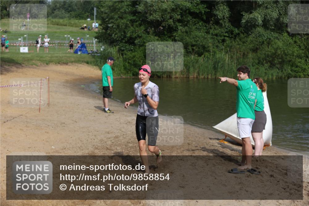 21.06.2026 - 29. Vierlanden-Triathlon Andreas Tolksdorf http://msf.ph/oto/9858854 21.06.2026 09:04:14 Schwimmen 244 meine-sportfotos.de