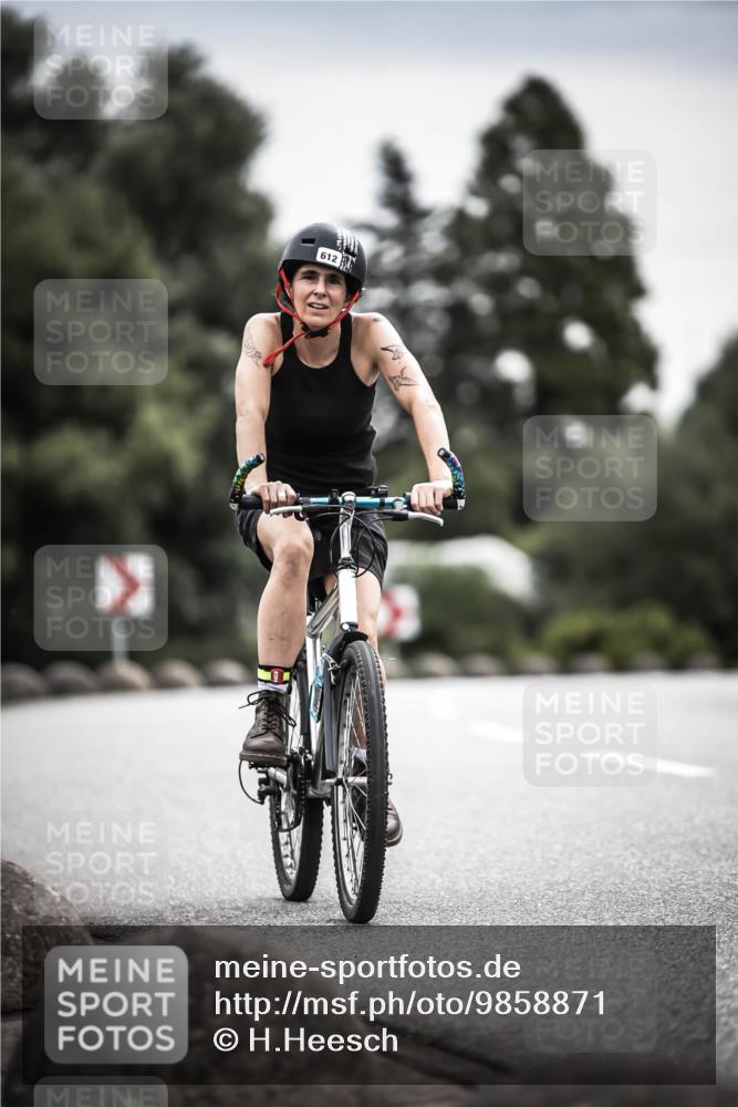 21.06.2026 - 29. Vierlanden-Triathlon H.Heesch http://msf.ph/oto/9858871 21.06.2026 10:31:19 Radfahren 229, 265, 498, 612 meine-sportfotos.de