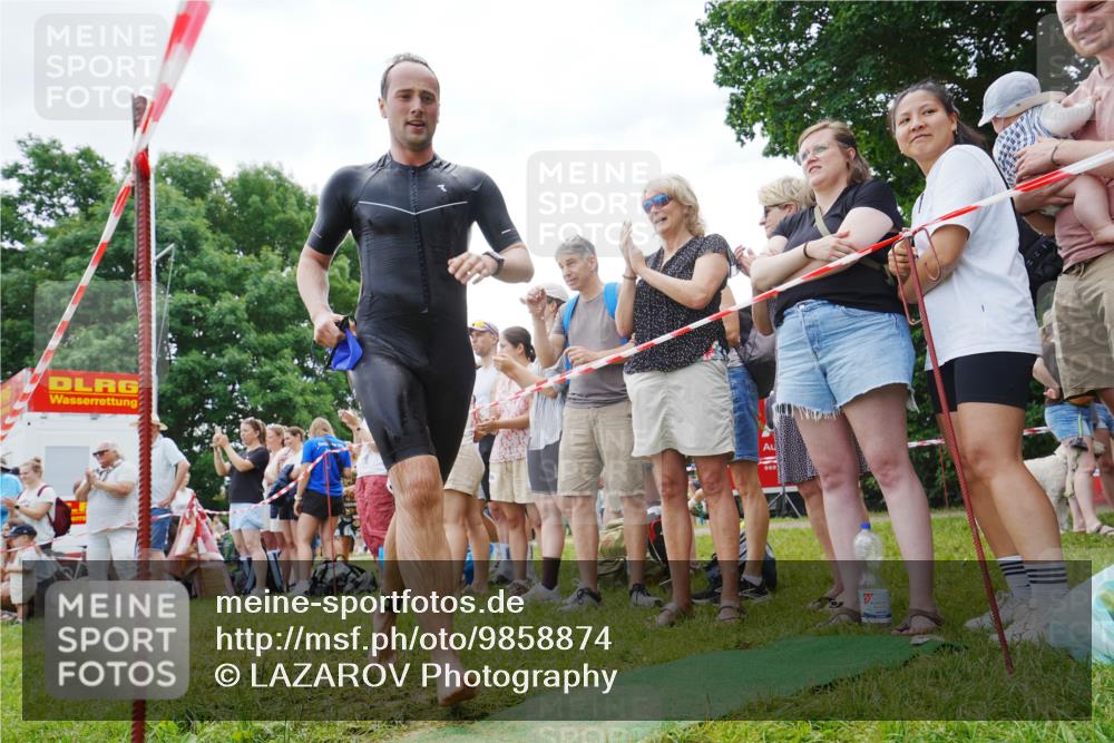 21.06.2026 - 29. Vierlanden-Triathlon LAZAROV Photography http://msf.ph/oto/9858874 21.06.2026 10:58:43 Schwimmen 675, 721 meine-sportfotos.de
