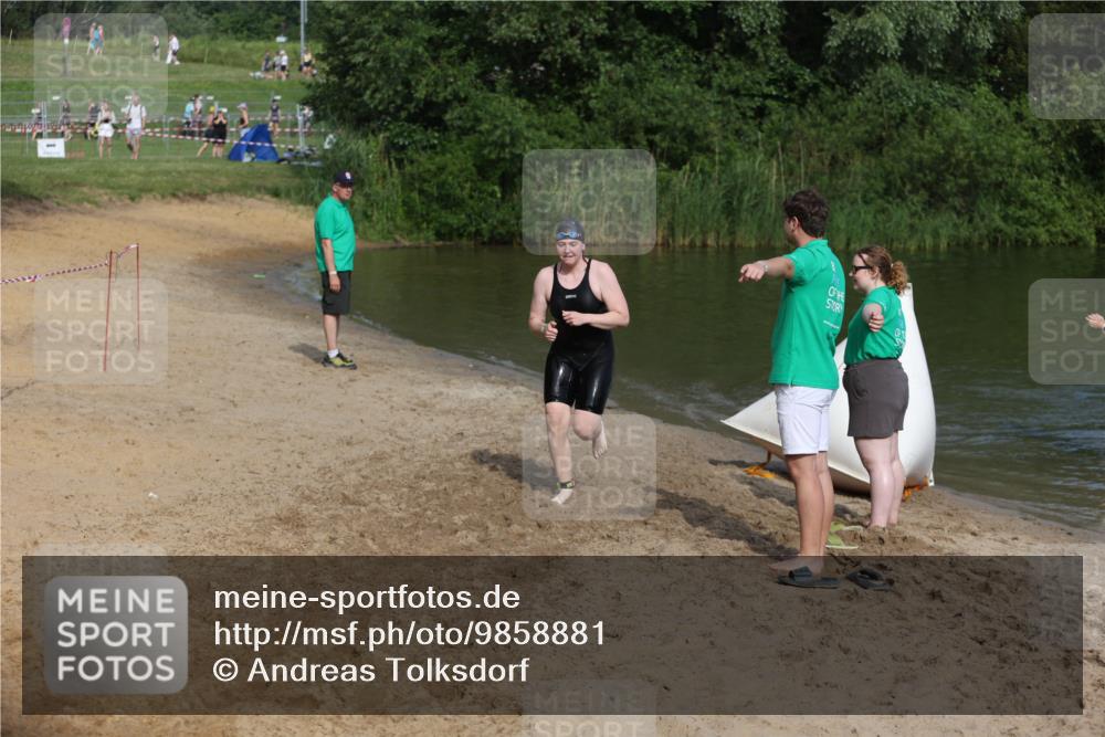 21.06.2026 - 29. Vierlanden-Triathlon Andreas Tolksdorf http://msf.ph/oto/9858881 21.06.2026 09:04:38 Schwimmen 290 meine-sportfotos.de