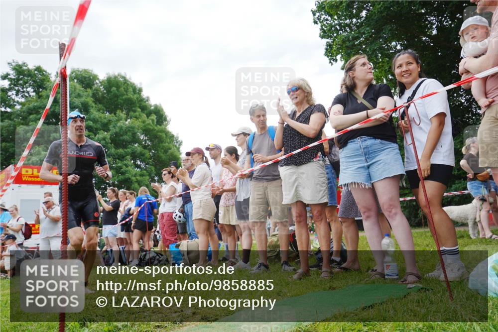 21.06.2026 - 29. Vierlanden-Triathlon LAZAROV Photography http://msf.ph/oto/9858885 21.06.2026 10:58:44 Schwimmen 630, 675, 721 meine-sportfotos.de