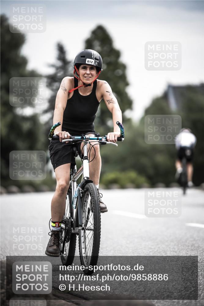 21.06.2026 - 29. Vierlanden-Triathlon H.Heesch http://msf.ph/oto/9858886 21.06.2026 10:31:20 Radfahren 265, 498, 612 meine-sportfotos.de