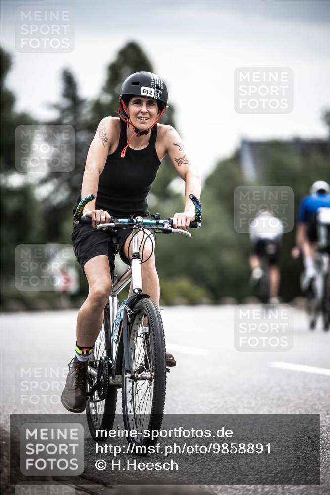 21.06.2026 - 29. Vierlanden-Triathlon H.Heesch http://msf.ph/oto/9858891 21.06.2026 10:31:20 Radfahren 265, 498, 612 meine-sportfotos.de