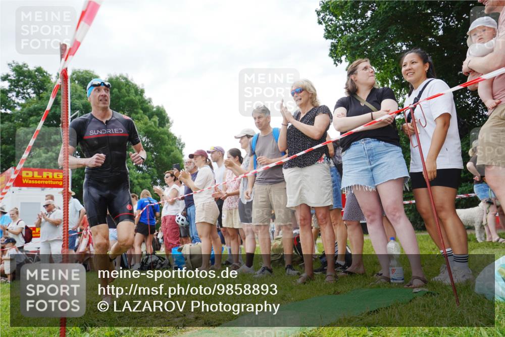 21.06.2026 - 29. Vierlanden-Triathlon LAZAROV Photography http://msf.ph/oto/9858893 21.06.2026 10:58:45 Schwimmen 630, 675, 721 meine-sportfotos.de