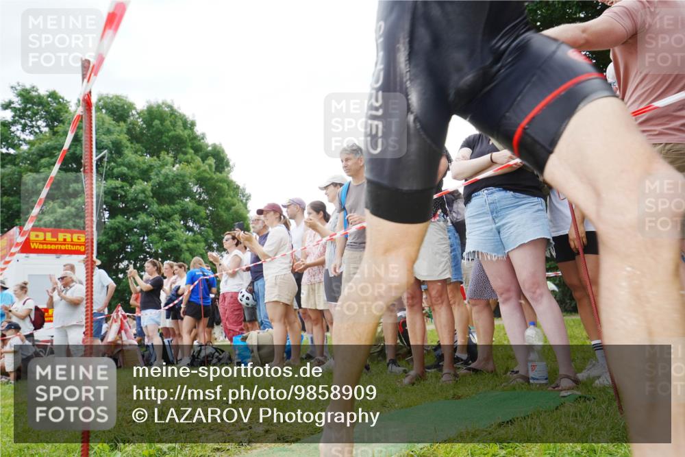 21.06.2026 - 29. Vierlanden-Triathlon LAZAROV Photography http://msf.ph/oto/9858909 21.06.2026 10:58:45 Schwimmen 630, 675, 721 meine-sportfotos.de