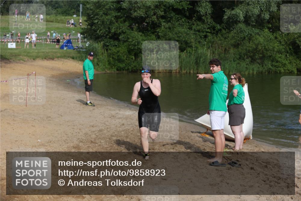 21.06.2026 - 29. Vierlanden-Triathlon Andreas Tolksdorf http://msf.ph/oto/9858923 21.06.2026 09:04:38 Schwimmen 290 meine-sportfotos.de