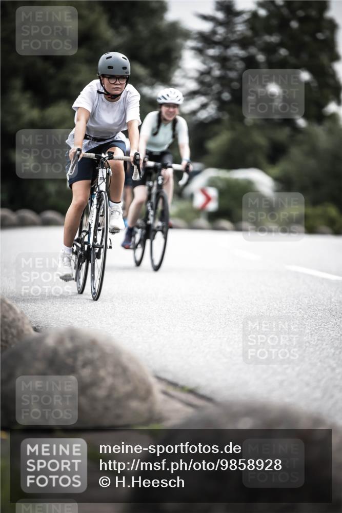 21.06.2026 - 29. Vierlanden-Triathlon H.Heesch http://msf.ph/oto/9858928 21.06.2026 10:31:32 Radfahren 145, 221, 337, 489, 510 meine-sportfotos.de