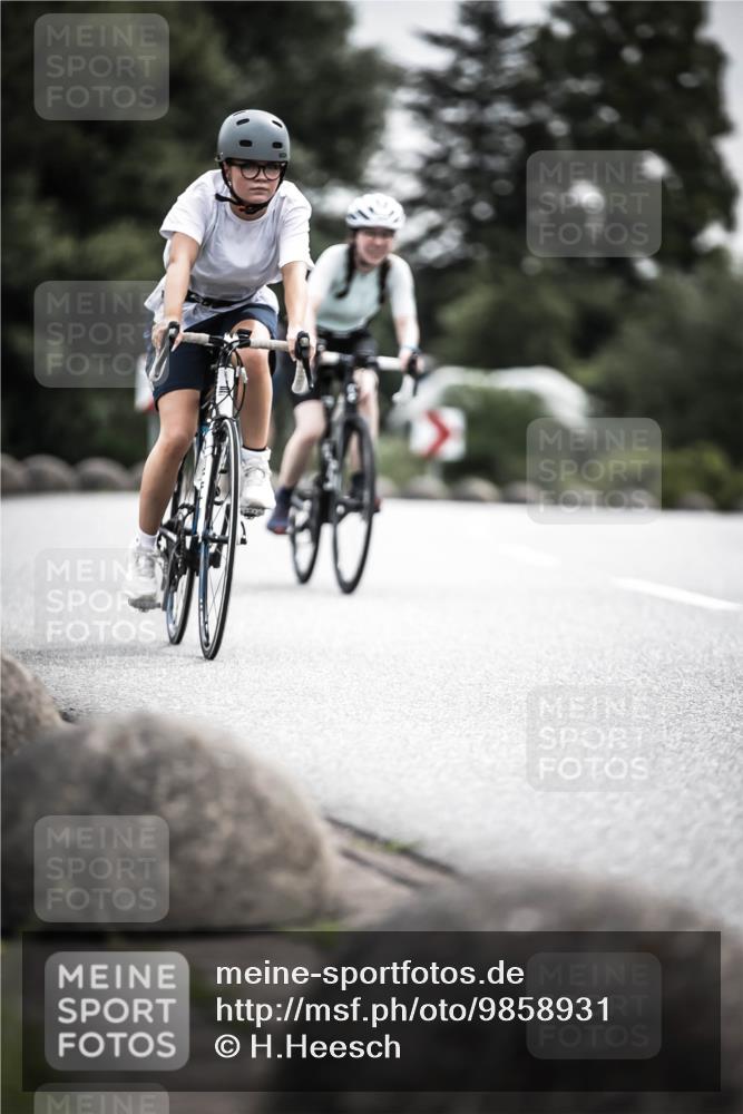 21.06.2026 - 29. Vierlanden-Triathlon H.Heesch http://msf.ph/oto/9858931 21.06.2026 10:31:33 Radfahren 145, 221, 301, 337, 489, 510 meine-sportfotos.de