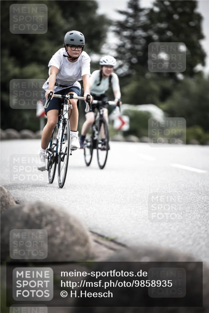 21.06.2026 - 29. Vierlanden-Triathlon H.Heesch http://msf.ph/oto/9858935 21.06.2026 10:31:33 Radfahren 145, 221, 301, 337, 489, 510 meine-sportfotos.de