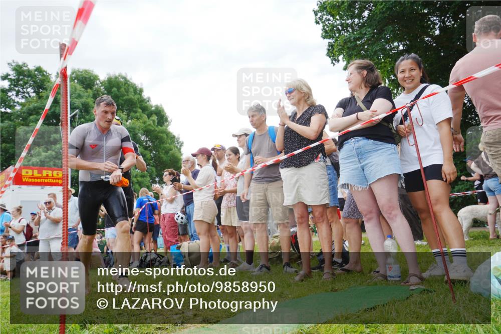 21.06.2026 - 29. Vierlanden-Triathlon LAZAROV Photography http://msf.ph/oto/9858950 21.06.2026 10:58:50 Schwimmen 630, 675, 681, 699, 721, 745 meine-sportfotos.de