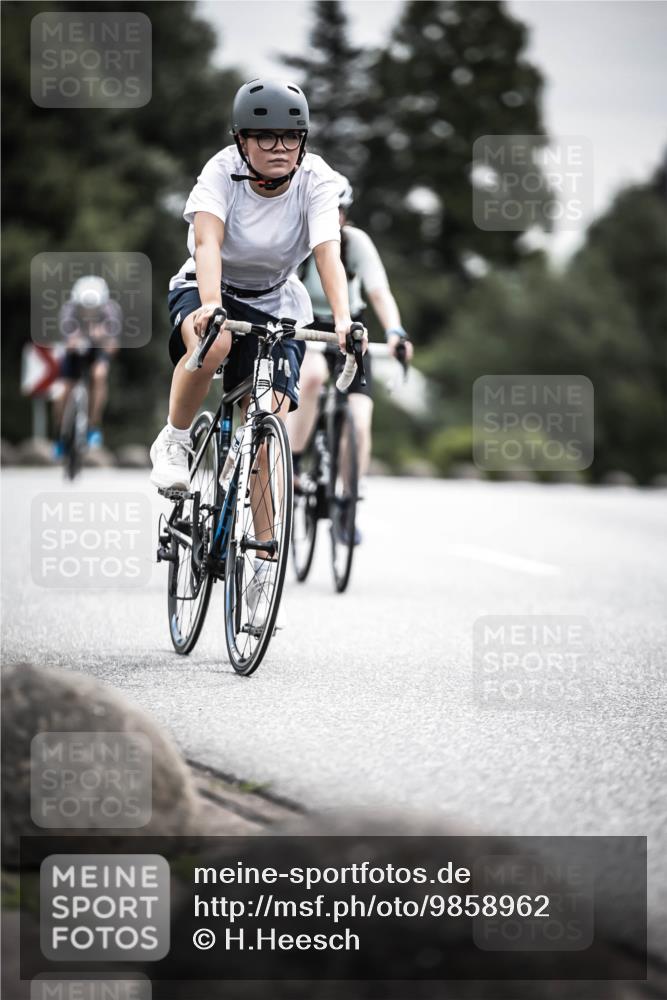 21.06.2026 - 29. Vierlanden-Triathlon H.Heesch http://msf.ph/oto/9858962 21.06.2026 10:31:33 Radfahren 145, 221, 301, 337, 489, 510 meine-sportfotos.de