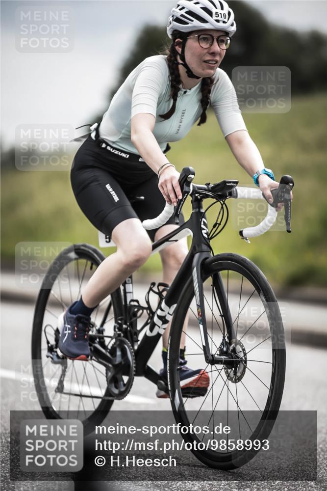 21.06.2026 - 29. Vierlanden-Triathlon H.Heesch http://msf.ph/oto/9858993 21.06.2026 10:31:35 Radfahren 123, 145, 301, 337, 489, 510 meine-sportfotos.de