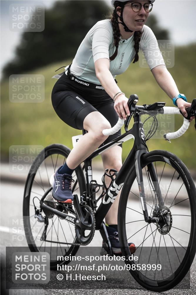 21.06.2026 - 29. Vierlanden-Triathlon H.Heesch http://msf.ph/oto/9858999 21.06.2026 10:31:35 Radfahren 123, 145, 301, 337, 489, 510 meine-sportfotos.de