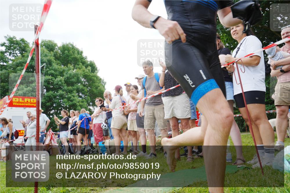 21.06.2026 - 29. Vierlanden-Triathlon LAZAROV Photography http://msf.ph/oto/9859019 21.06.2026 10:58:54 Schwimmen 630, 681, 699, 721, 745 meine-sportfotos.de