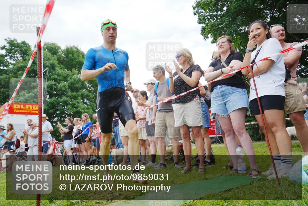 21.06.2026 - 29. Vierlanden-Triathlon LAZAROV Photography http://msf.ph/oto/9859031 21.06.2026 10:59:02 Schwimmen 653, 681 meine-sportfotos.de