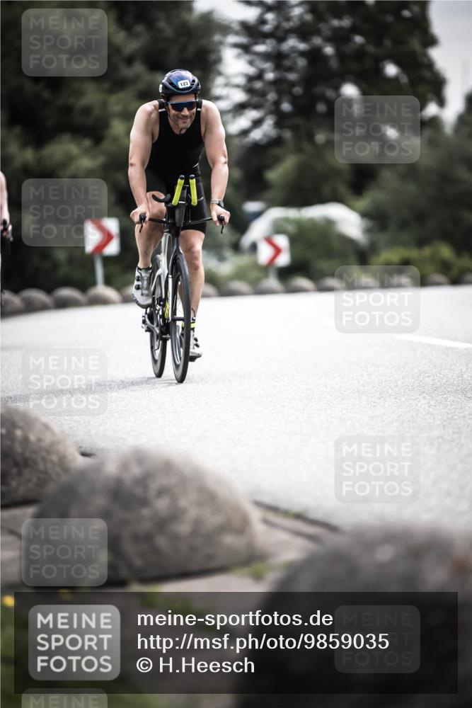 21.06.2026 - 29. Vierlanden-Triathlon H.Heesch http://msf.ph/oto/9859035 21.06.2026 10:31:42 Radfahren 123, 226, 301, 308, 1357 meine-sportfotos.de