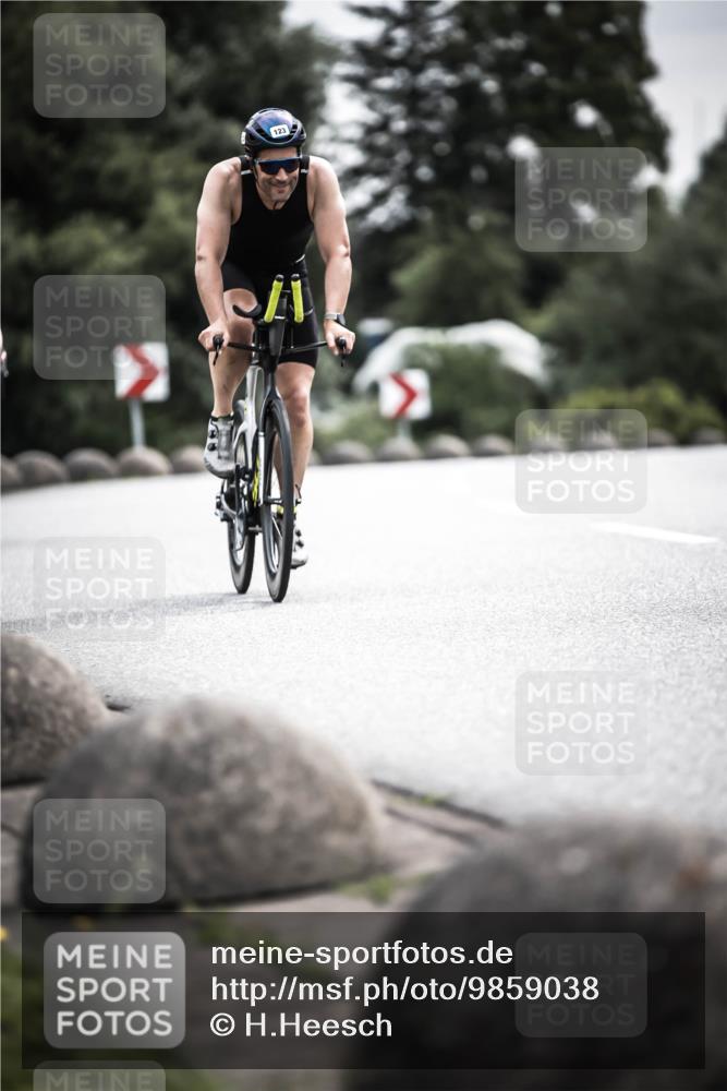 21.06.2026 - 29. Vierlanden-Triathlon H.Heesch http://msf.ph/oto/9859038 21.06.2026 10:31:42 Radfahren 123, 226, 301, 308, 1357 meine-sportfotos.de