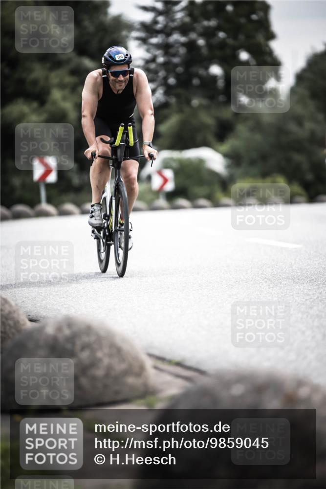21.06.2026 - 29. Vierlanden-Triathlon H.Heesch http://msf.ph/oto/9859045 21.06.2026 10:31:42 Radfahren 123, 226, 301, 308, 1357 meine-sportfotos.de