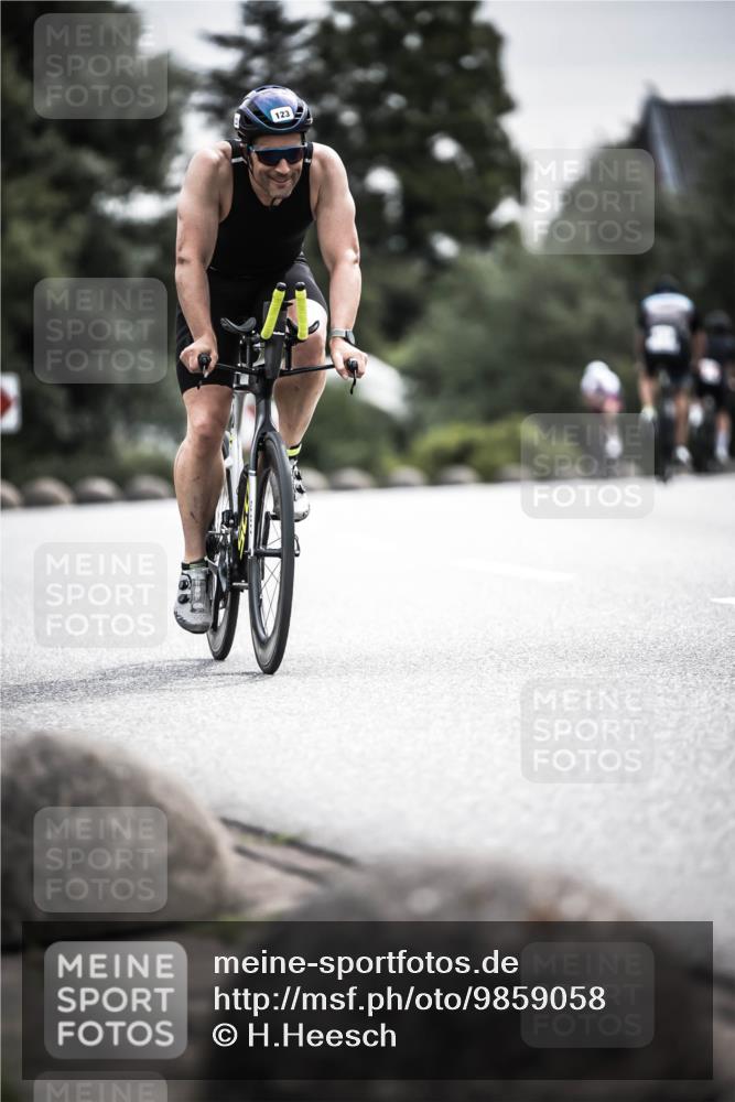 21.06.2026 - 29. Vierlanden-Triathlon H.Heesch http://msf.ph/oto/9859058 21.06.2026 10:31:43 Radfahren 123, 202, 226, 301, 308, 389, 1357 meine-sportfotos.de
