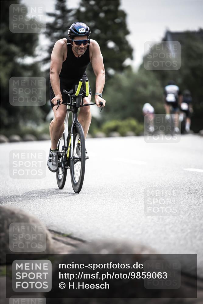 21.06.2026 - 29. Vierlanden-Triathlon H.Heesch http://msf.ph/oto/9859063 21.06.2026 10:31:43 Radfahren 123, 202, 226, 301, 308, 389, 1357 meine-sportfotos.de