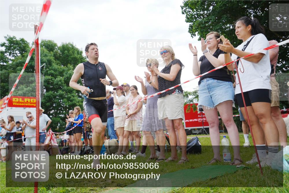 21.06.2026 - 29. Vierlanden-Triathlon LAZAROV Photography http://msf.ph/oto/9859066 21.06.2026 10:59:38 Schwimmen 682 meine-sportfotos.de