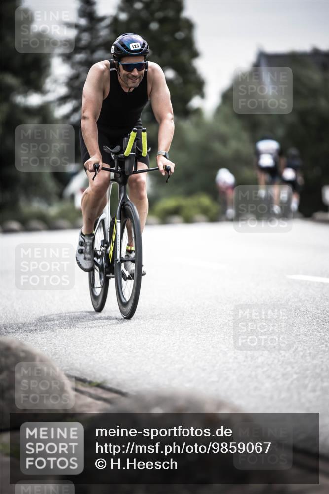 21.06.2026 - 29. Vierlanden-Triathlon H.Heesch http://msf.ph/oto/9859067 21.06.2026 10:31:43 Radfahren 123, 202, 226, 301, 308, 389, 1357 meine-sportfotos.de