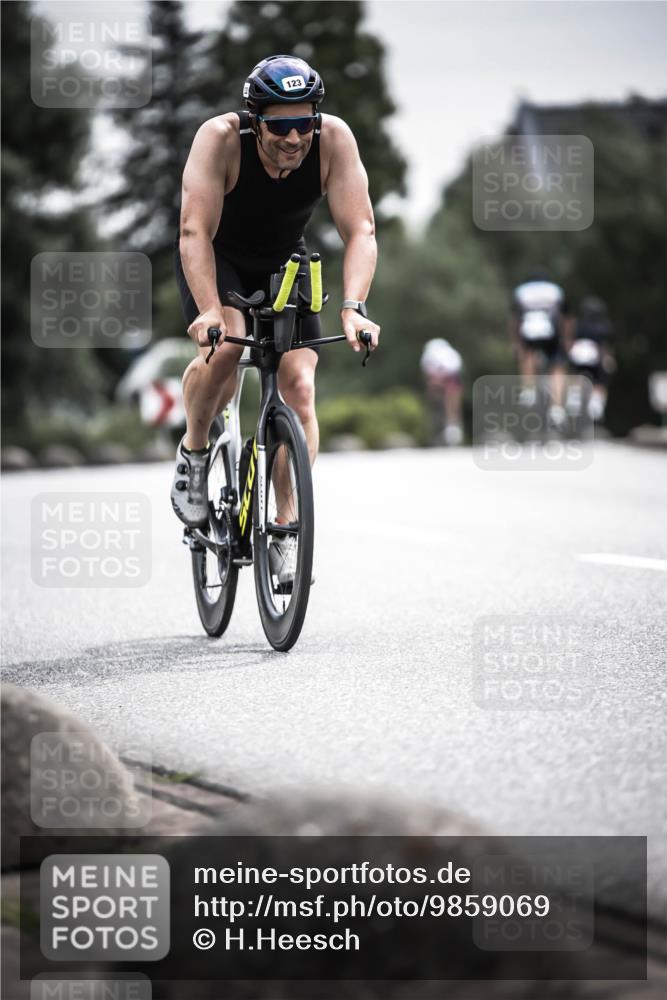 21.06.2026 - 29. Vierlanden-Triathlon H.Heesch http://msf.ph/oto/9859069 21.06.2026 10:31:43 Radfahren 123, 202, 226, 301, 308, 389, 1357 meine-sportfotos.de