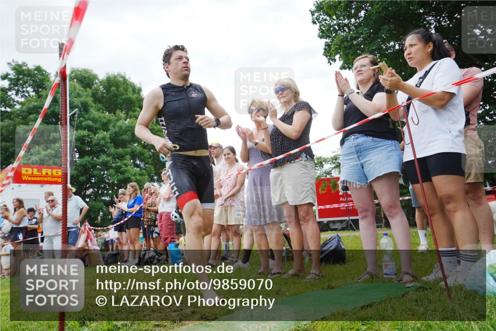 21.06.2026 - 29. Vierlanden-Triathlon LAZAROV Photography http://msf.ph/oto/9859070 21.06.2026 10:59:38 Schwimmen 682 meine-sportfotos.de