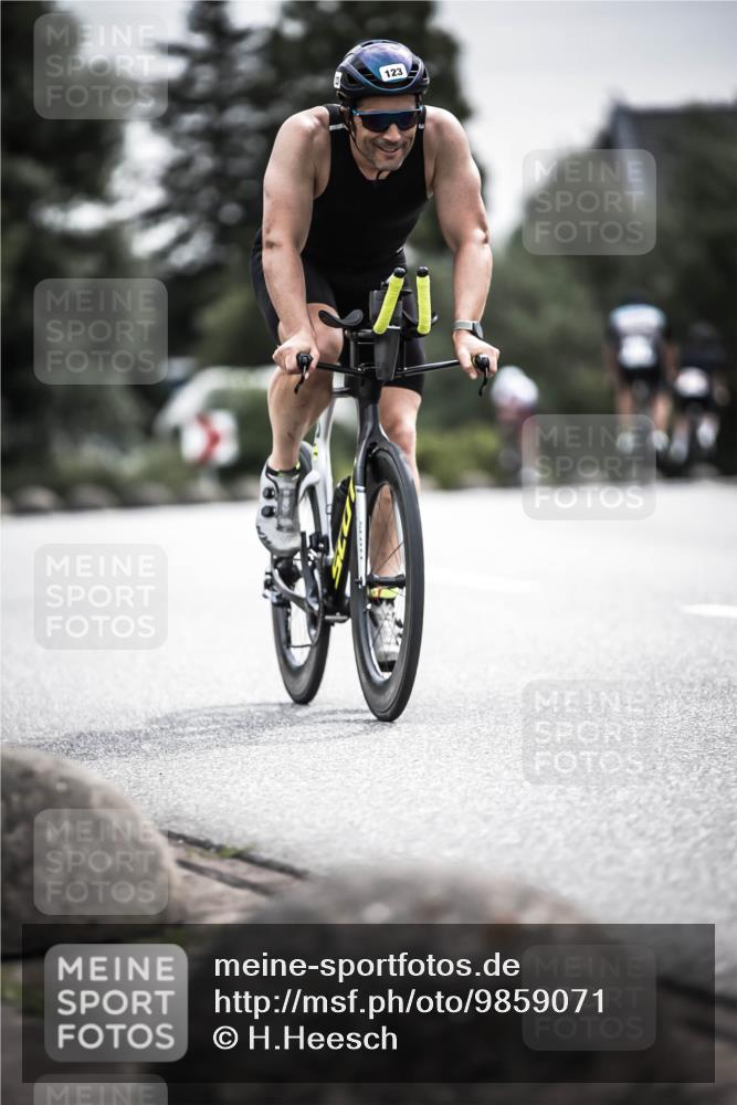 21.06.2026 - 29. Vierlanden-Triathlon H.Heesch http://msf.ph/oto/9859071 21.06.2026 10:31:43 Radfahren 123, 202, 226, 301, 308, 389, 1357 meine-sportfotos.de