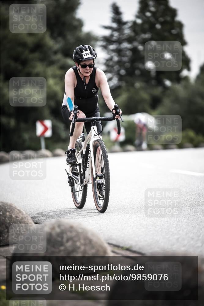 21.06.2026 - 29. Vierlanden-Triathlon H.Heesch http://msf.ph/oto/9859076 21.06.2026 10:31:44 Radfahren 123, 202, 226, 301, 308, 389, 1357 meine-sportfotos.de