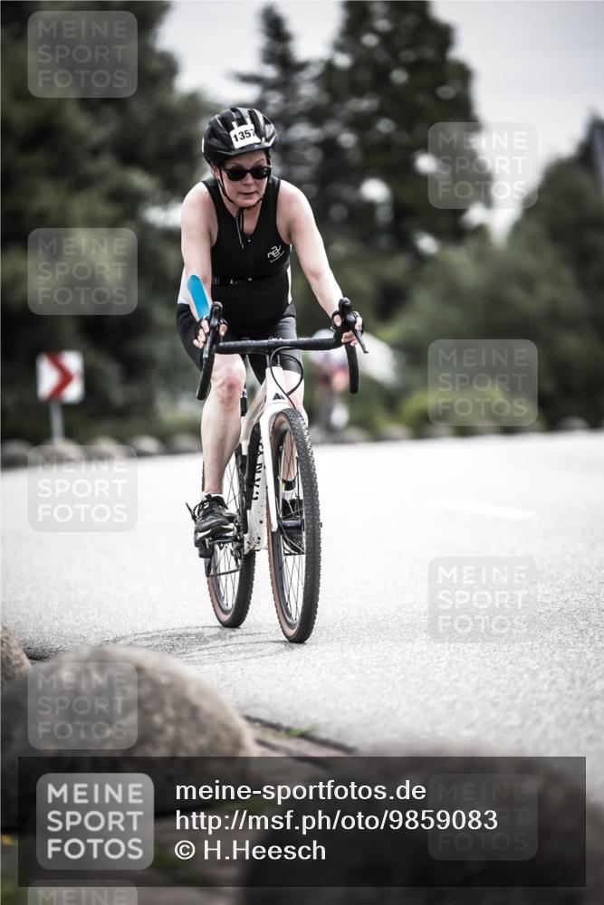 21.06.2026 - 29. Vierlanden-Triathlon H.Heesch http://msf.ph/oto/9859083 21.06.2026 10:31:44 Radfahren 123, 202, 226, 301, 308, 389, 1357 meine-sportfotos.de