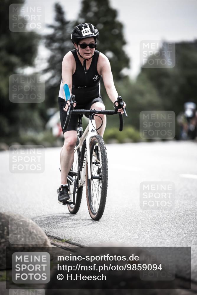 21.06.2026 - 29. Vierlanden-Triathlon H.Heesch http://msf.ph/oto/9859094 21.06.2026 10:31:44 Radfahren 123, 202, 226, 301, 308, 389, 1357 meine-sportfotos.de