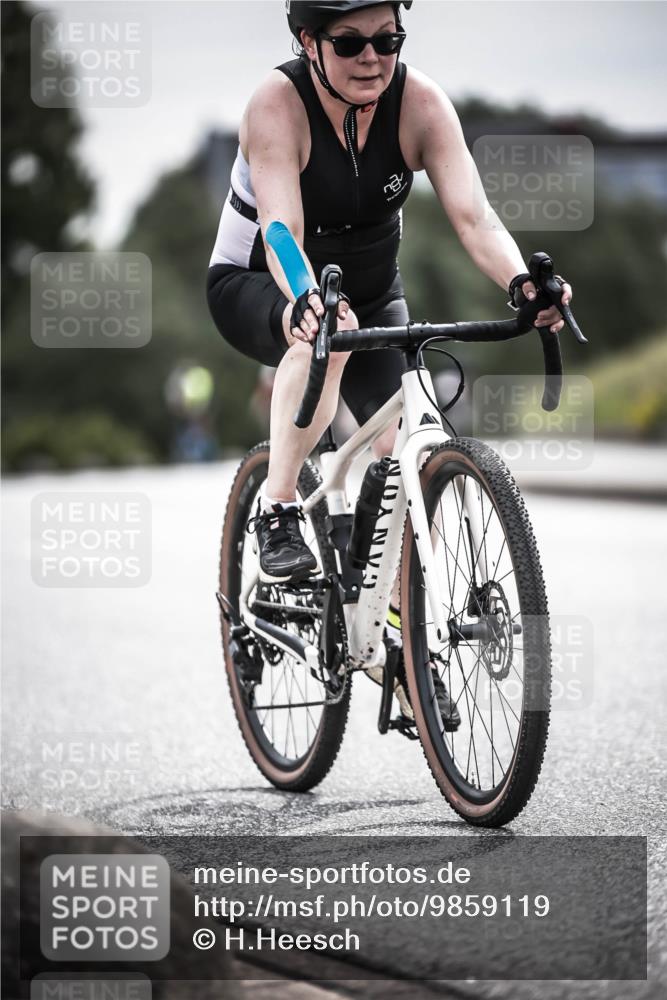 21.06.2026 - 29. Vierlanden-Triathlon H.Heesch http://msf.ph/oto/9859119 21.06.2026 10:31:45 Radfahren 123, 202, 226, 308, 389, 1357 meine-sportfotos.de