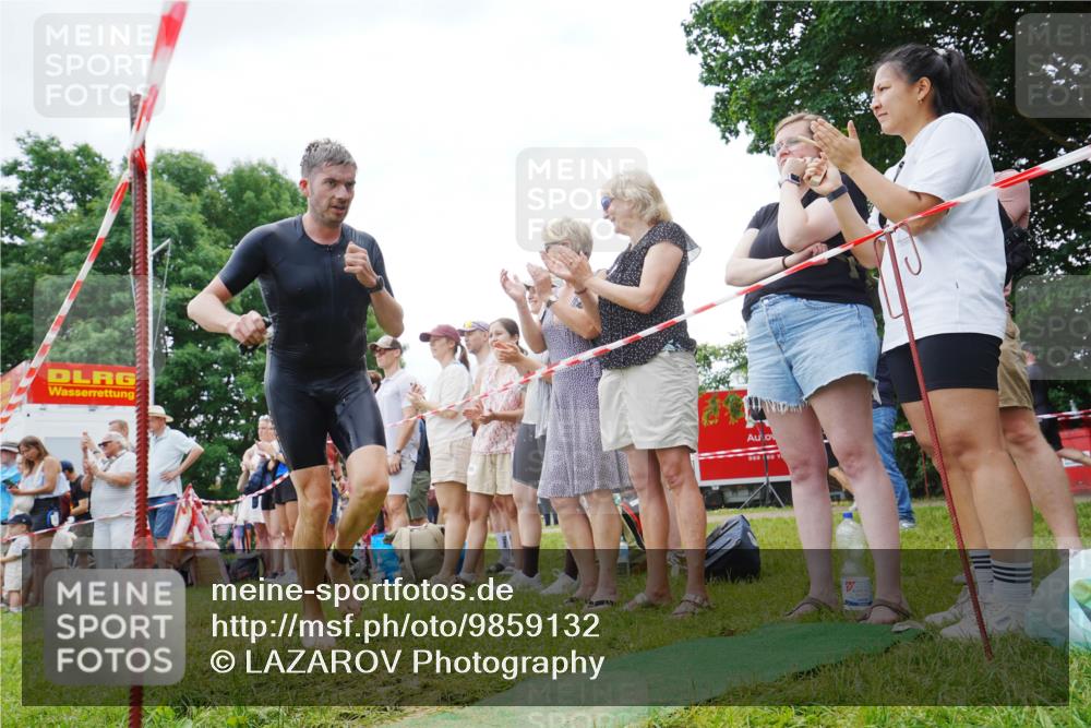 21.06.2026 - 29. Vierlanden-Triathlon LAZAROV Photography http://msf.ph/oto/9859132 21.06.2026 11:00:34 Schwimmen 696, 712 meine-sportfotos.de