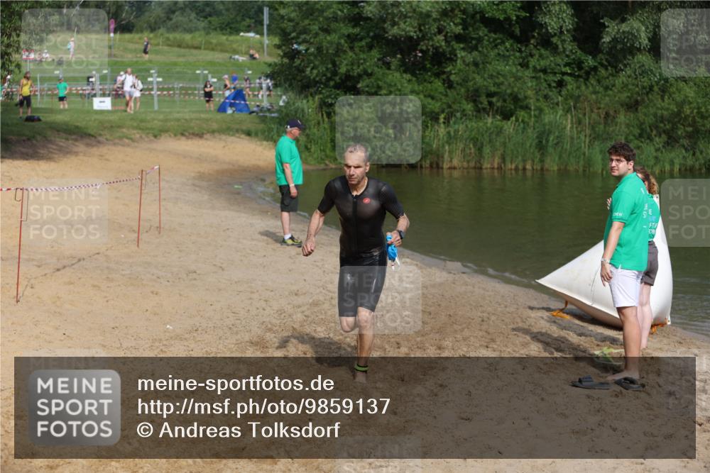 21.06.2026 - 29. Vierlanden-Triathlon Andreas Tolksdorf http://msf.ph/oto/9859137 21.06.2026 09:05:17 Schwimmen 192 meine-sportfotos.de
