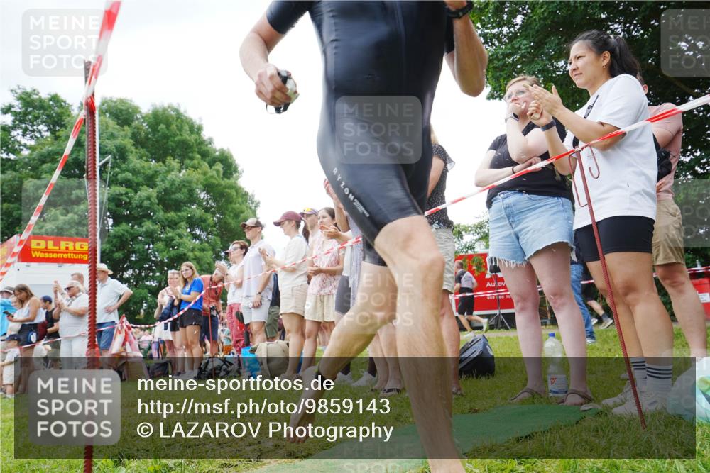 21.06.2026 - 29. Vierlanden-Triathlon LAZAROV Photography http://msf.ph/oto/9859143 21.06.2026 11:00:34 Schwimmen 696, 712 meine-sportfotos.de