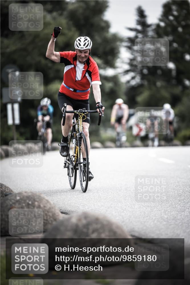 21.06.2026 - 29. Vierlanden-Triathlon H.Heesch http://msf.ph/oto/9859180 21.06.2026 10:31:54 Radfahren 52, 62, 137, 202, 213, 332, 389, 441 meine-sportfotos.de