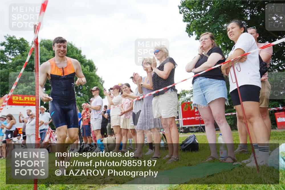 21.06.2026 - 29. Vierlanden-Triathlon LAZAROV Photography http://msf.ph/oto/9859187 21.06.2026 11:01:47 Schwimmen 673 meine-sportfotos.de