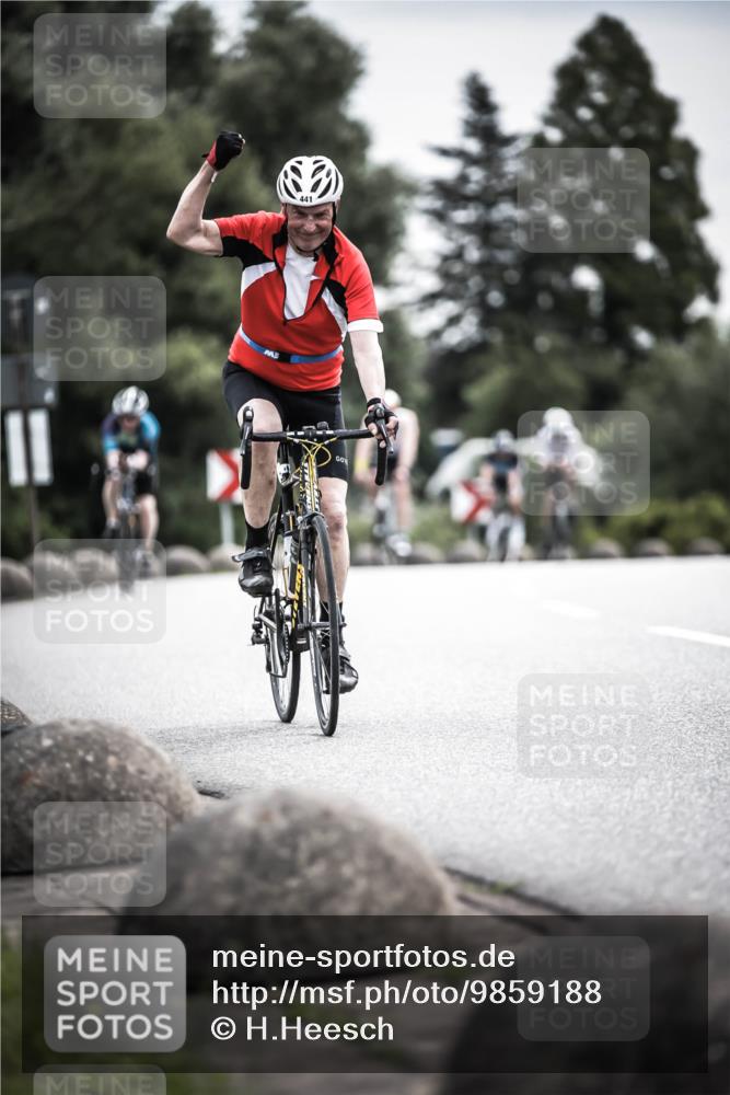 21.06.2026 - 29. Vierlanden-Triathlon H.Heesch http://msf.ph/oto/9859188 21.06.2026 10:31:55 Radfahren 52, 62, 137, 213, 332, 441 meine-sportfotos.de